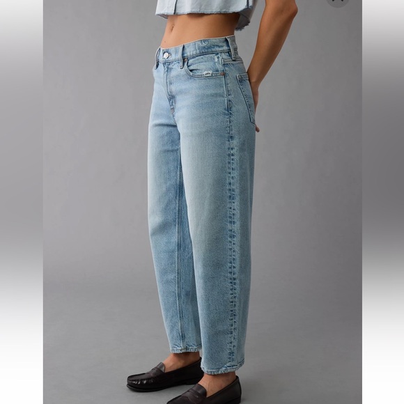 American Eagle Barrel Jeans Size 8 Regular Light Wash High Rise Relaxed Tapered - Picture 2 of 8